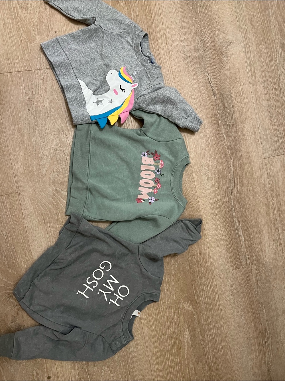 Sweatshirt Lot - Gray, Green
